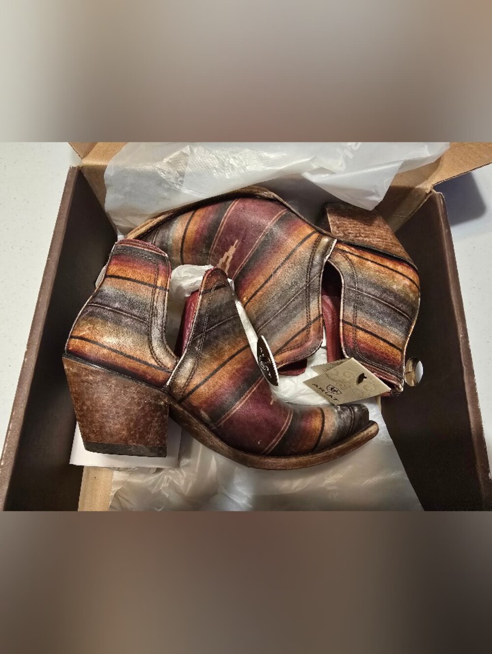 *Rare* NIB Ariat 8.5 Dixon Bootie In Saddle Blanket Serape, Vintage Look - Picture 3 of 8
